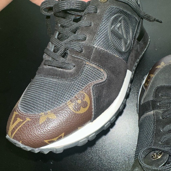 Run Away Louis Vuitton woman’s size 39 - Picture 4 of 9